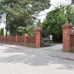 Główna brama cmentarz w Starej Iwicznej