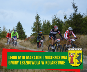 Na obrazku kolaże jadą na rowerach po leśnym szlaku.