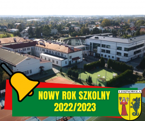 grafika szkoły w Nowej Iwicznej, w lewym dolnym rogu dzwonek i napis na zielonym pasku Nowy rok szkolny 2022/2023