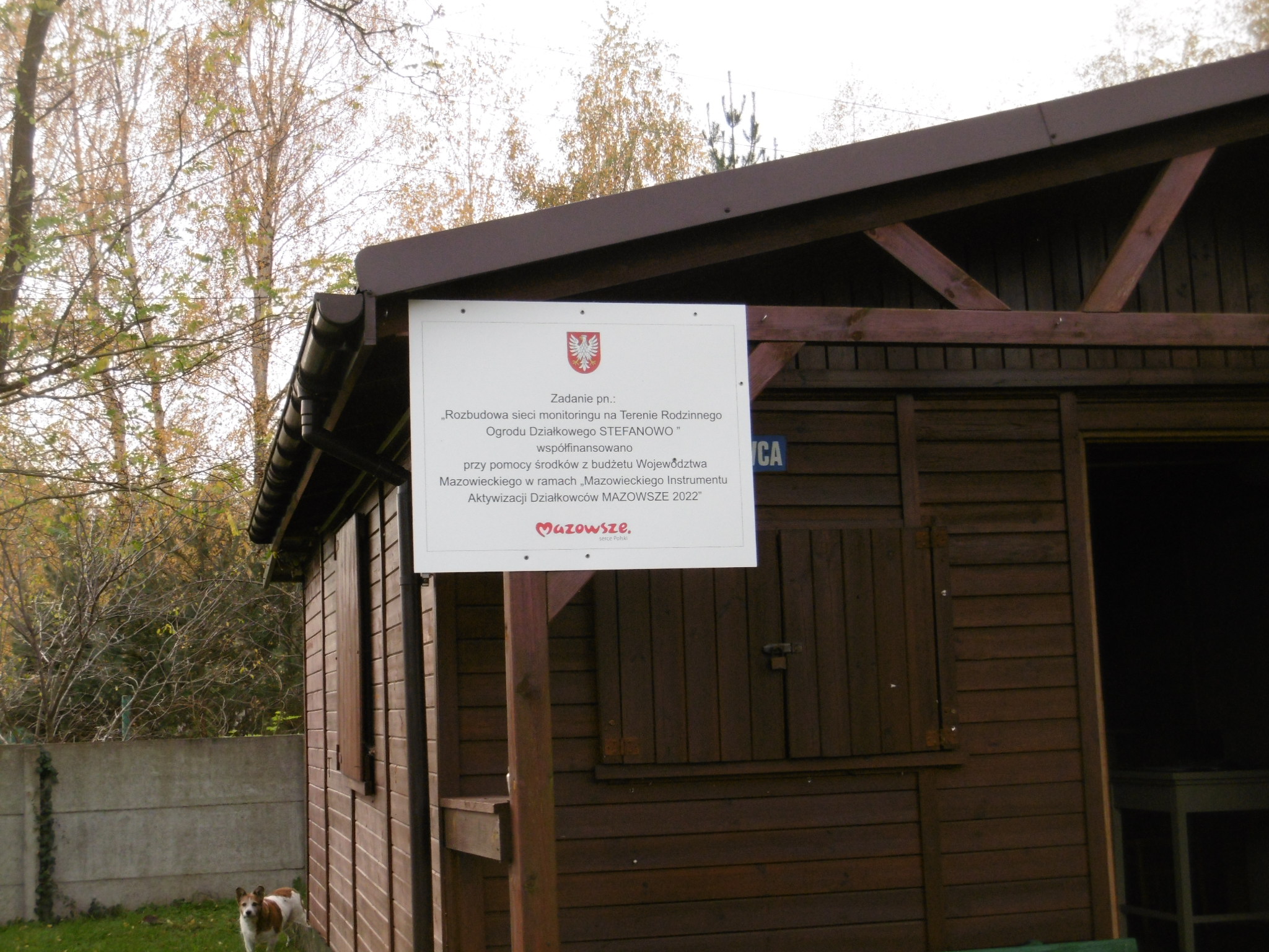 Zdjęcie tablicy informacyjnej dot. Rozbudowa sieci monitoringu na terenie Rodzinnego Ogrodu Działkowego STEFANOWO