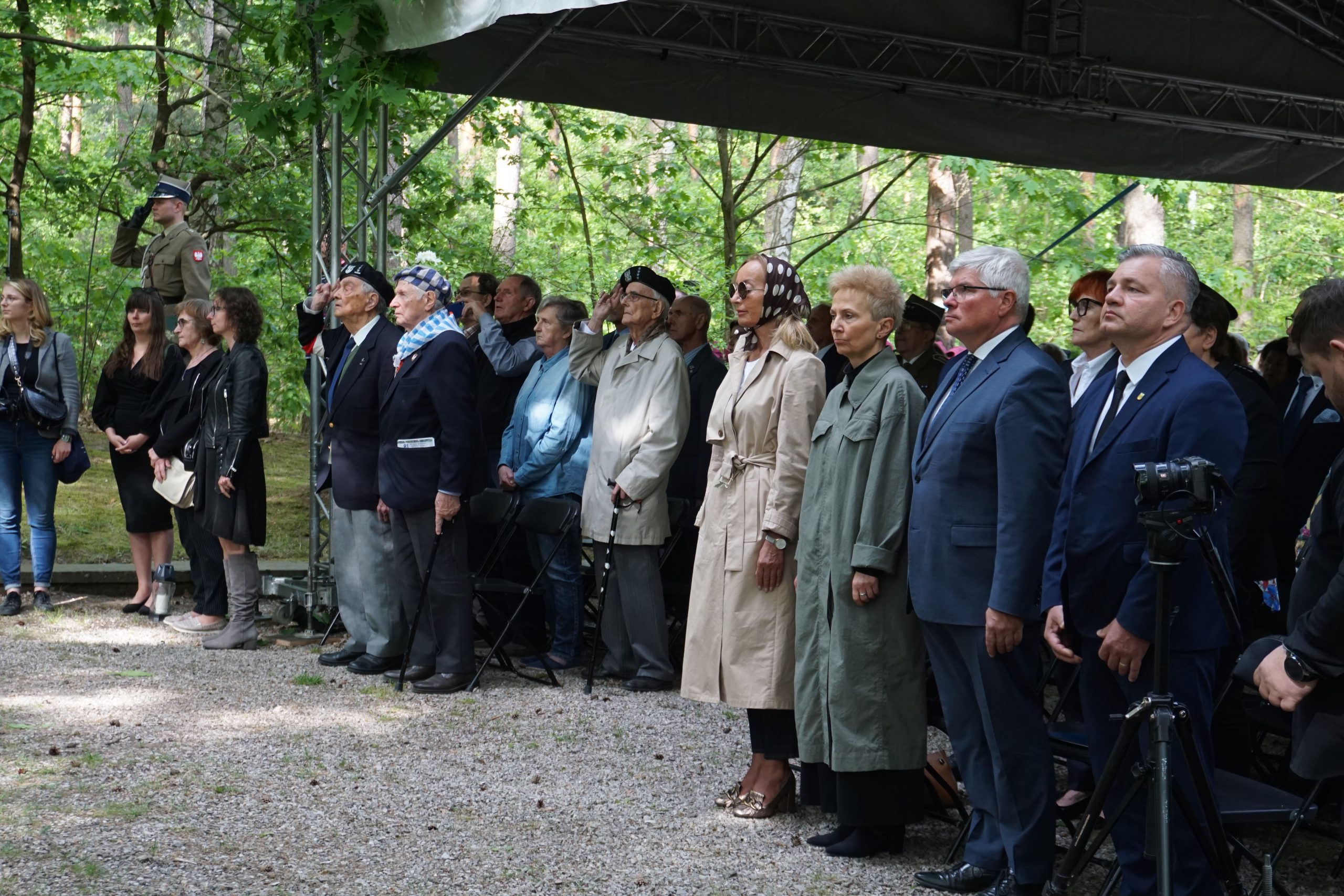 Uczestnicy ceremonii podczas uroczystosci
