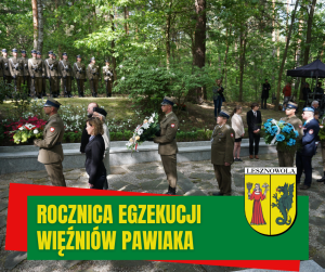 Delegacje podczas składania kwiatów pod pomnikiem