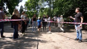 Meta trasy biegowej w lesie.