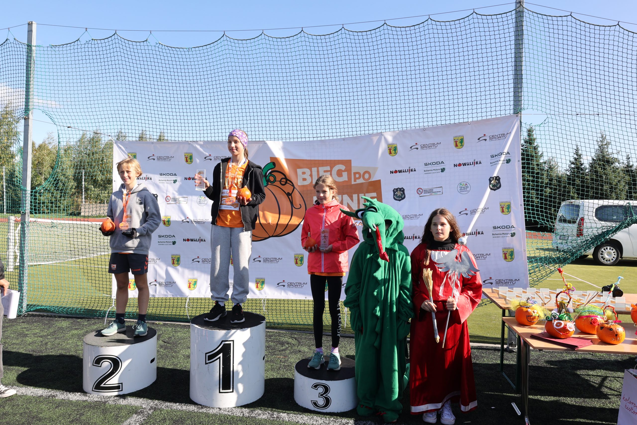 Zawodniczki na podium.