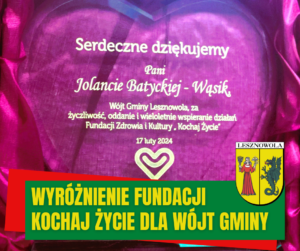 Szklana statuetka w kształcie serca w bordowym etui