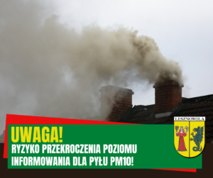 Komin z dymen. Na zielonym pasku napis UWAGA RYZYKO PRZEKROCZENIA POZIOMU INFORMOWANIA DLA PYŁU PM 10!