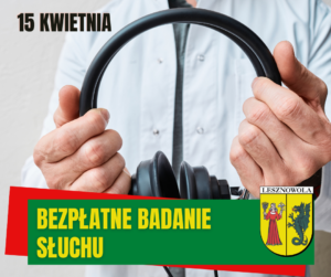 Osoba trzymająca w dłoniach słuchawki