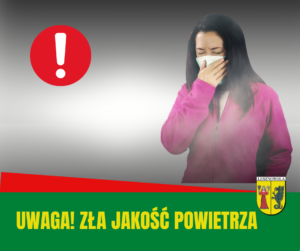 na szarym tle jest kobieta w w masce , a pod spodem jest napis uwaga, zła jakość powietrza