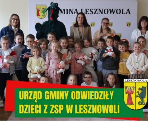zdjęcie przedstawia dzieci ze szkoły w Lesznowoli w towarzystwie pani wójt