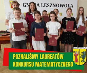 zdjęcie przedstawia panią wójt w towarzystwie laureatów konkursu matematycznego