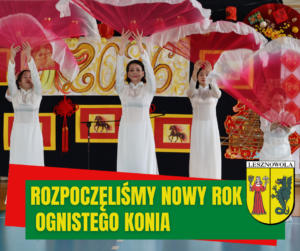 zdjęcie przedstawia występy artystyczne z okazji Roku Ognistego Konia w szkole podstawowej w Mrokowie