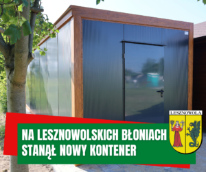 zdjęcie przedstawia kontener na błoniach w Lesznowoli