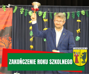 na zdjęciu dyrektor szkoły w Zamieniu Michał Doliński